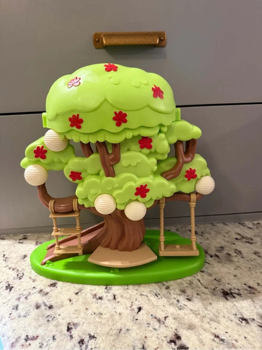 Bluey Treehouse Spring Time Play Set Playset w/ 6 figures